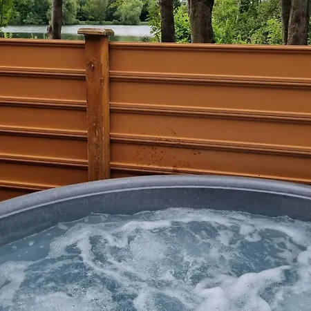 Oak 7 Hot Tub *